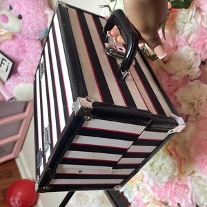 Make up box